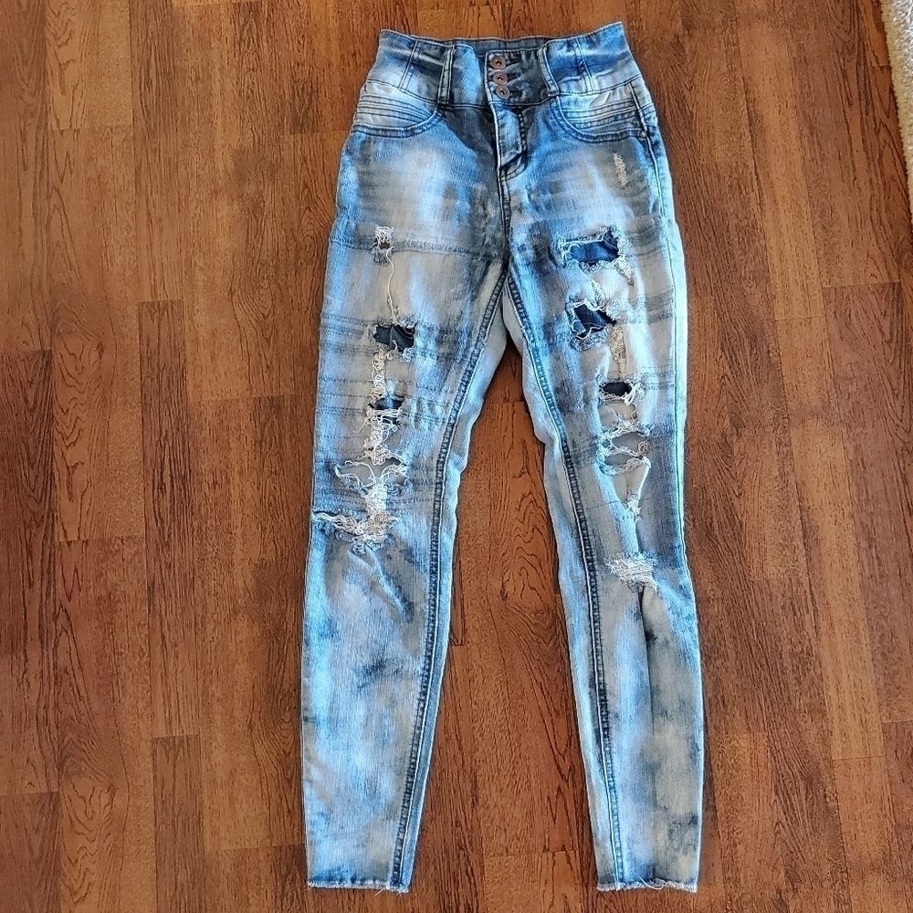 No Boundaries Women's 3 High Rise Sculpting Skinny Distressed Denim Blue Jeans